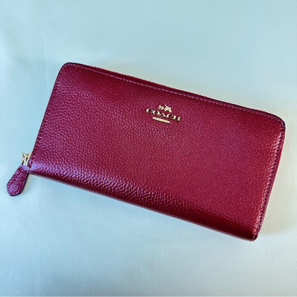 Coach Women's Burgundy Wallet